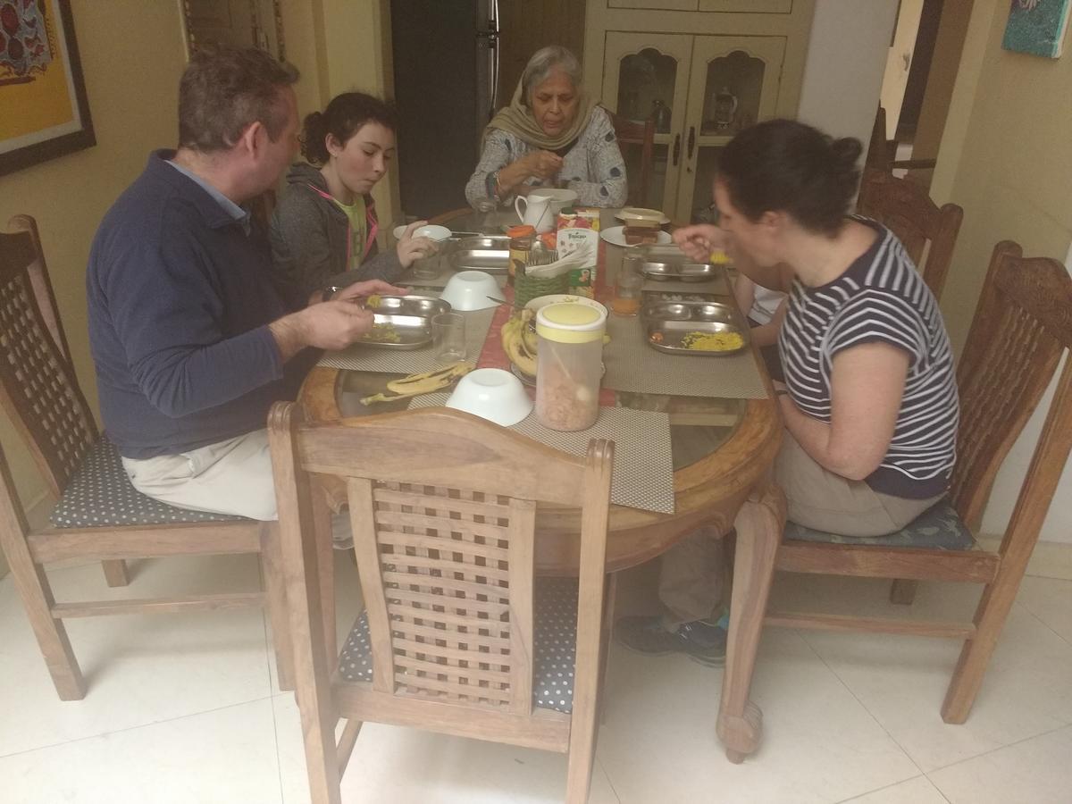 Granny'S Inn Βαρανάσι Εξωτερικό φωτογραφία